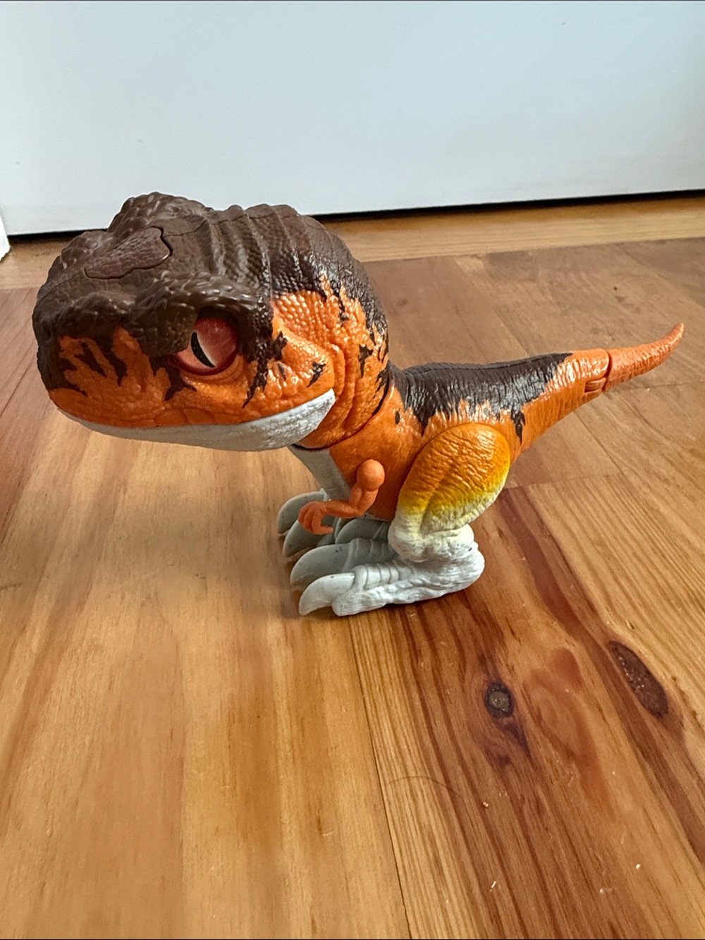 JURASSIC WORLD UNCAGED ATROCIRAPTOR